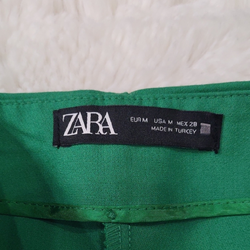 ZARA High Waisted Green Women's Shorts with Button Detail - Picture 12 of 16